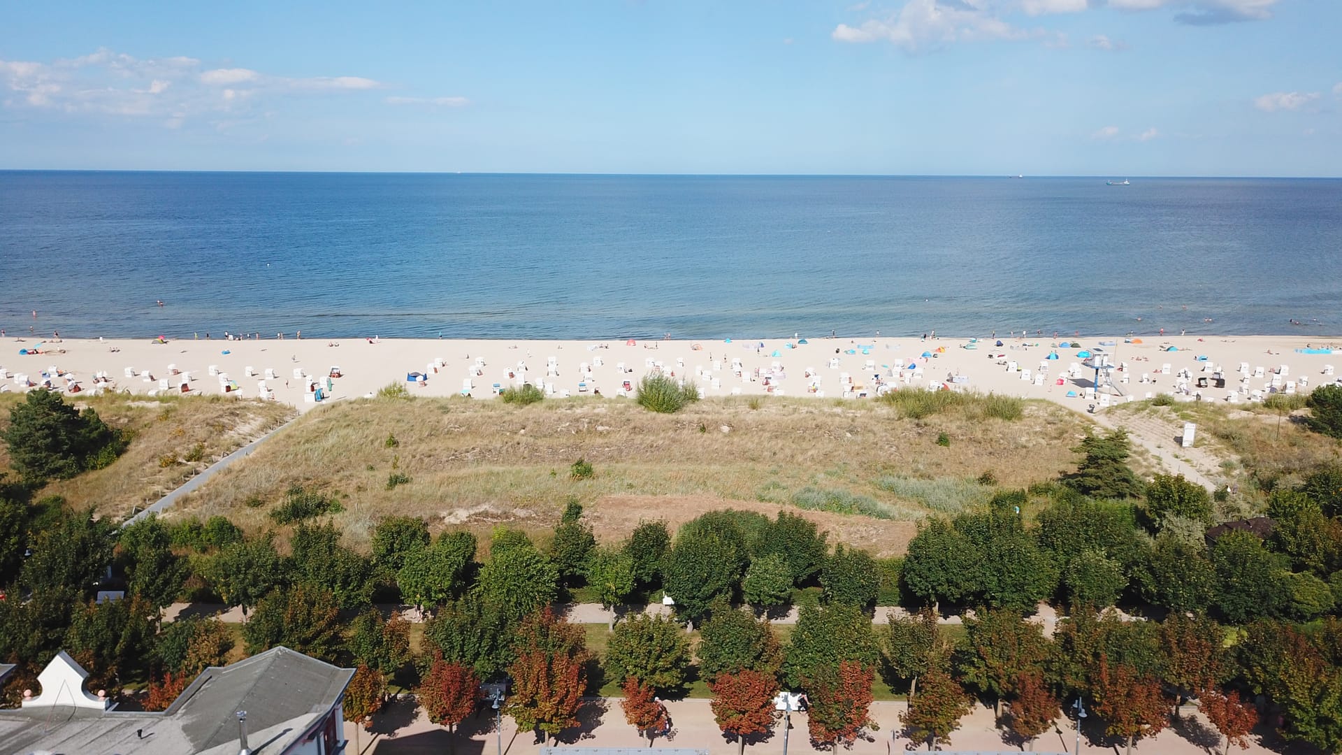 Feiner Sandstrand und Ostsee am Seebad Ahlbeck nahe der Villa Albertine