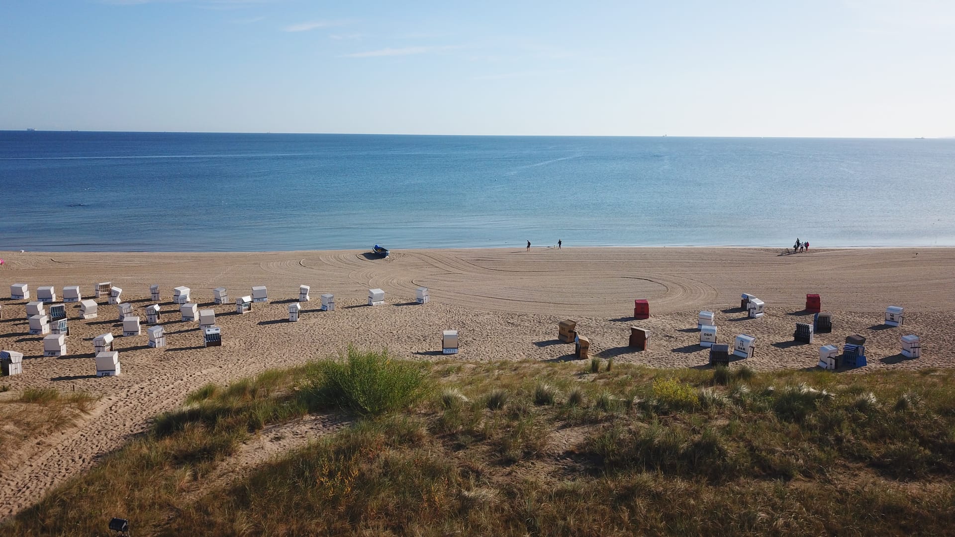 Strandkörbe am feinsandigen Ostseestrand von Ahlbeck