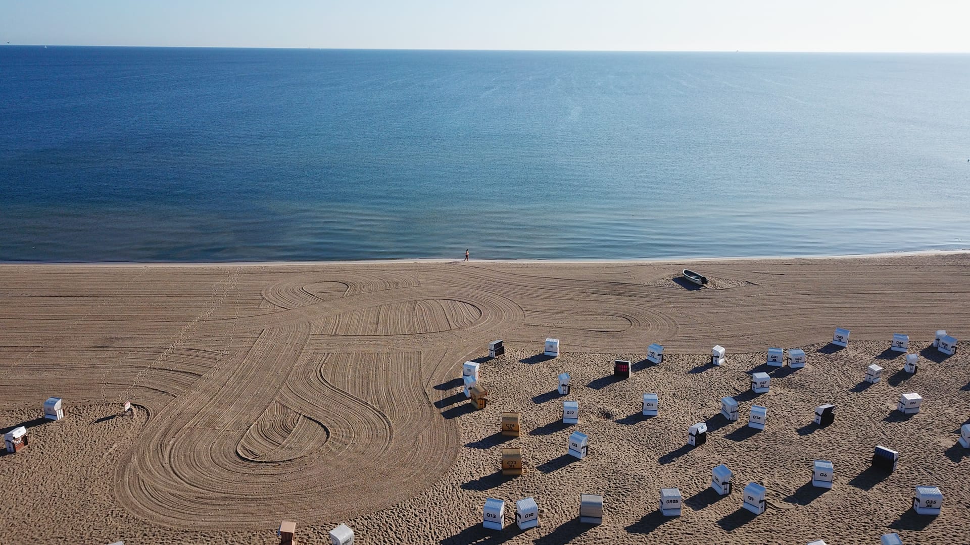 Ahlbecker Strand mit Strandkörben, nur rund 200 m von der Villa Bella entfernt
