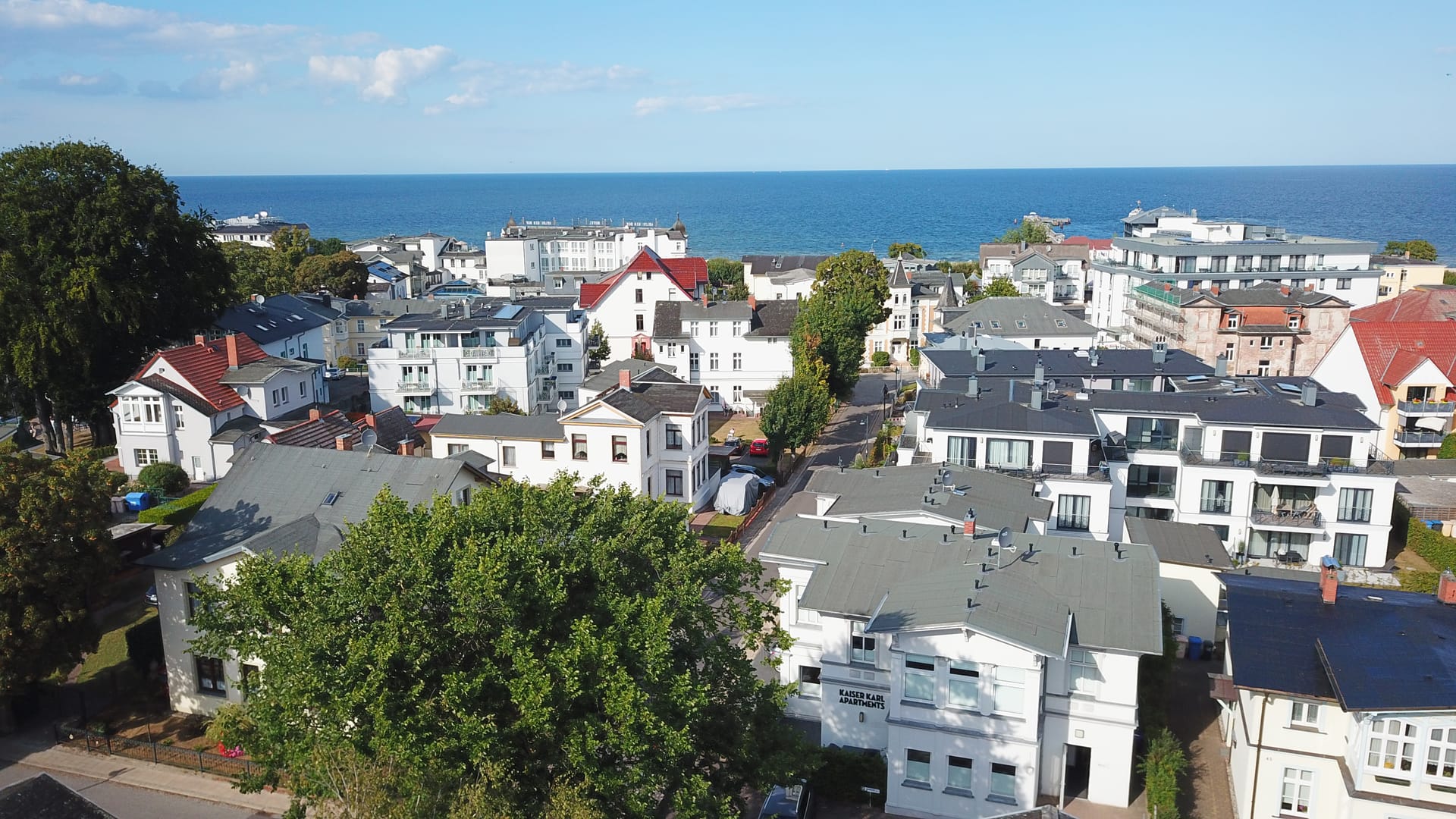 Panorama über das Seebad Ahlbeck zur Ostsee – die Villa Bellevue liegt wenige Gehminuten vom Strand