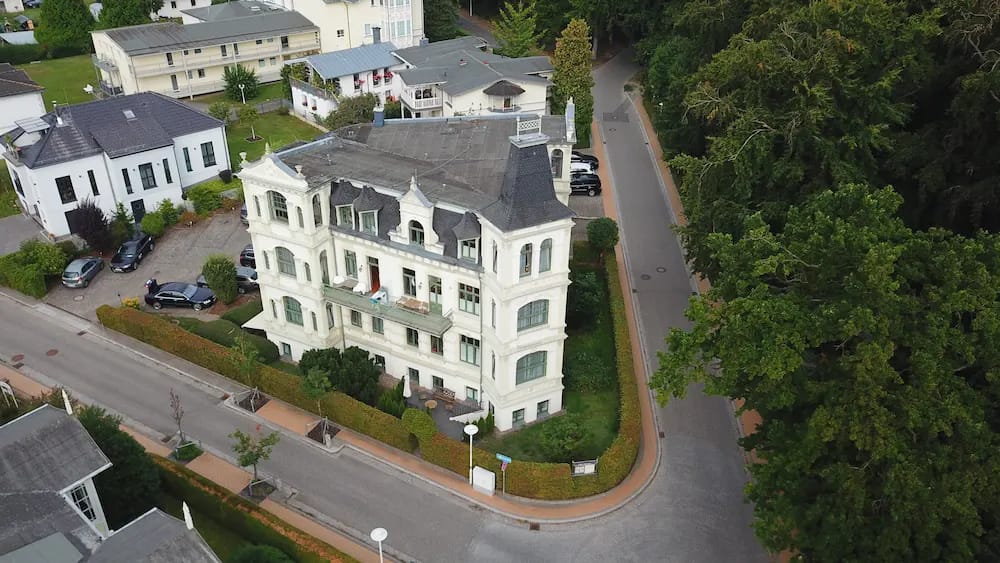 Villa Waldschloss Bansin: Ferienwohnungen mit Meerblick